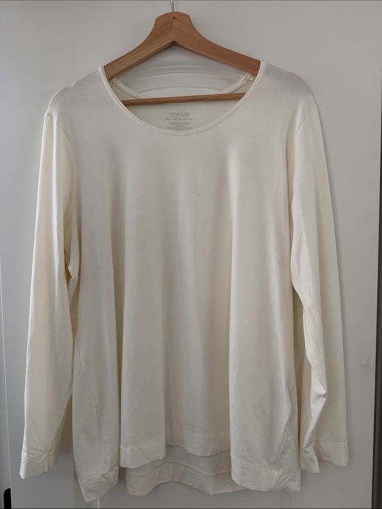 Chico's Tops - Chico's Long Sleeve Scoop Neck Tee in Cream